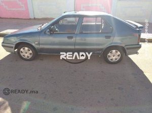 سيارة للبيع من نوع (renault 19 ) م