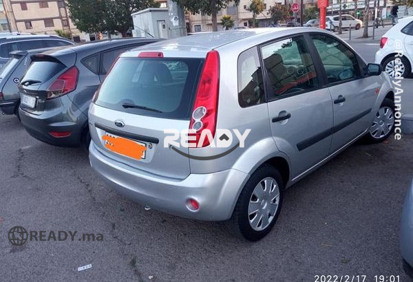 Ford fiesta 2008 essence