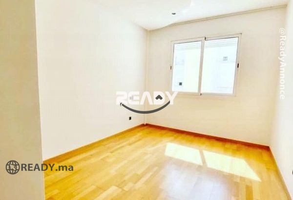 location vide un appartement de 200